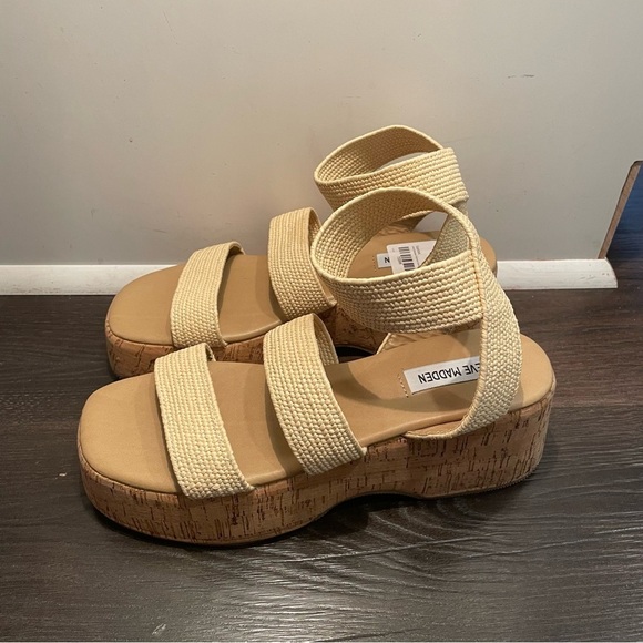 Steve Madden Cream Platform Sandals with Chunky Sole New - Picture 2 of 8